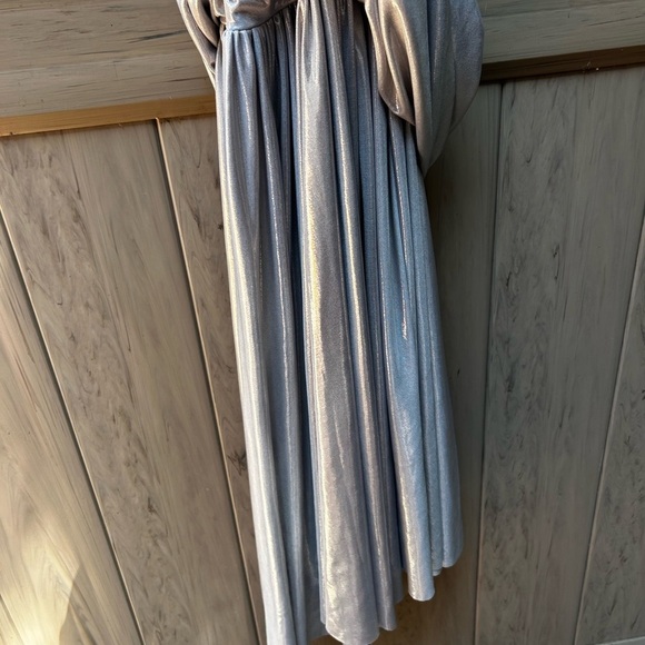 NORMA KAMALI Diana One-Shoulder Fishtail Gown Silver - Picture 6 of 11